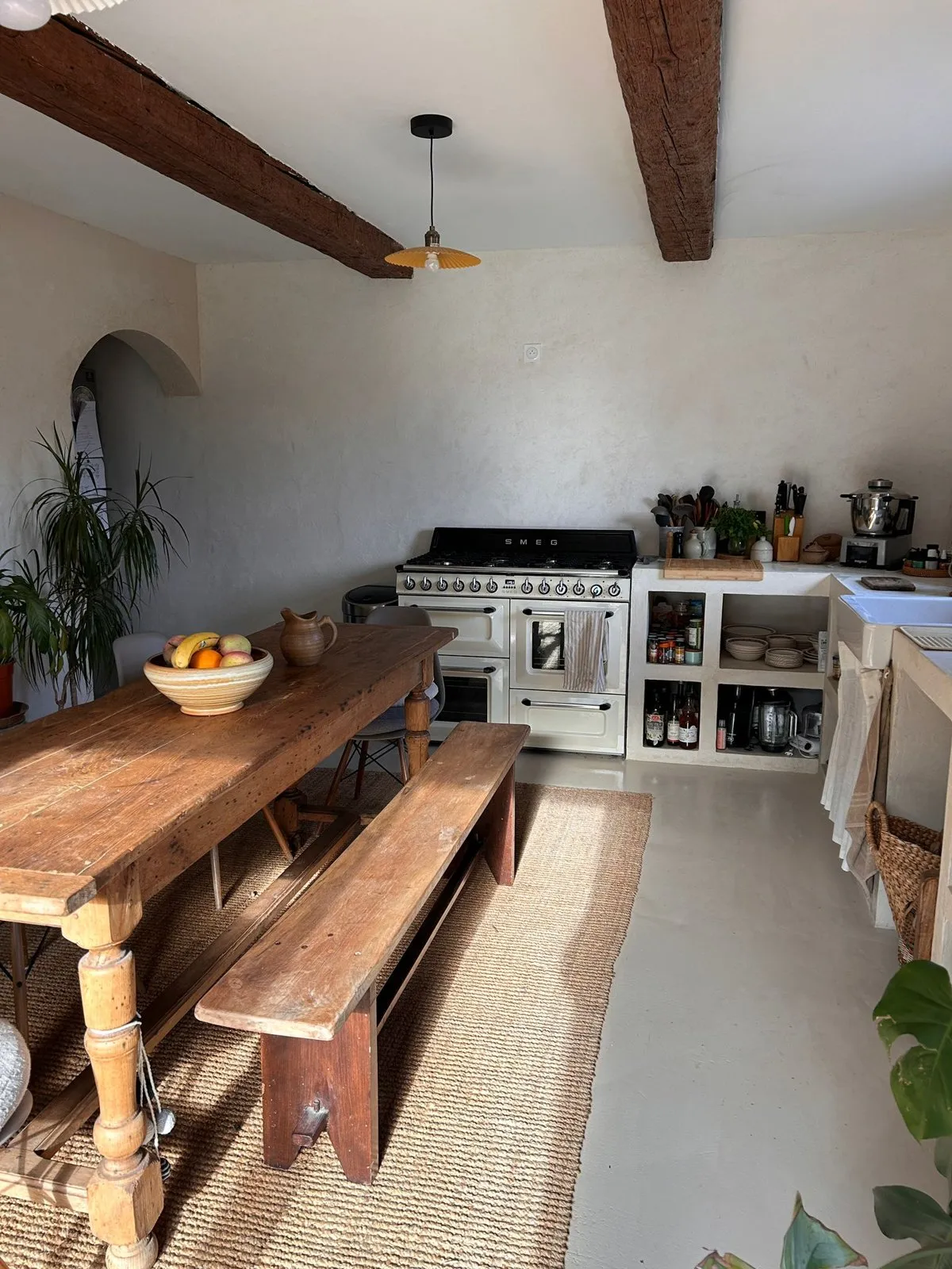 La cuisine et sa grande table