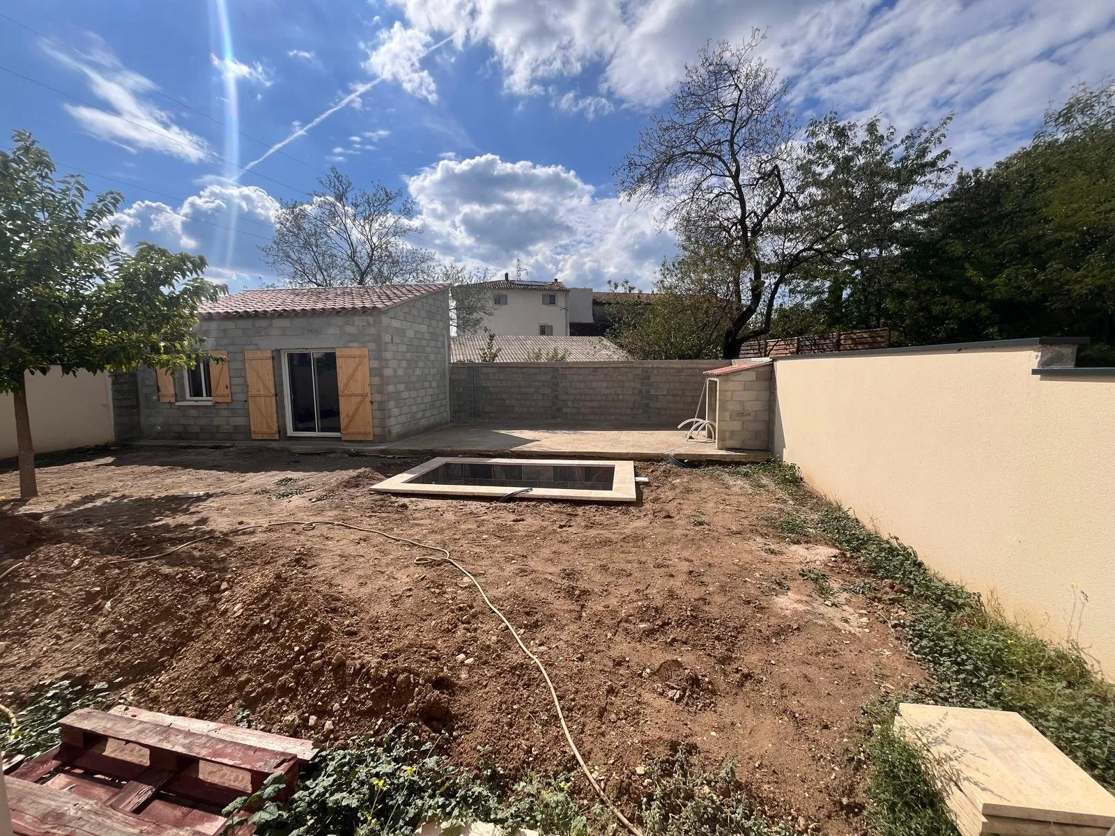 Pendant les travaux : le studio et la piscine